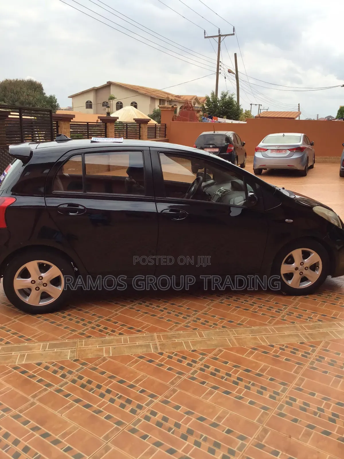 Toyota Yaris Base Hatchback 5dr 2010 Black