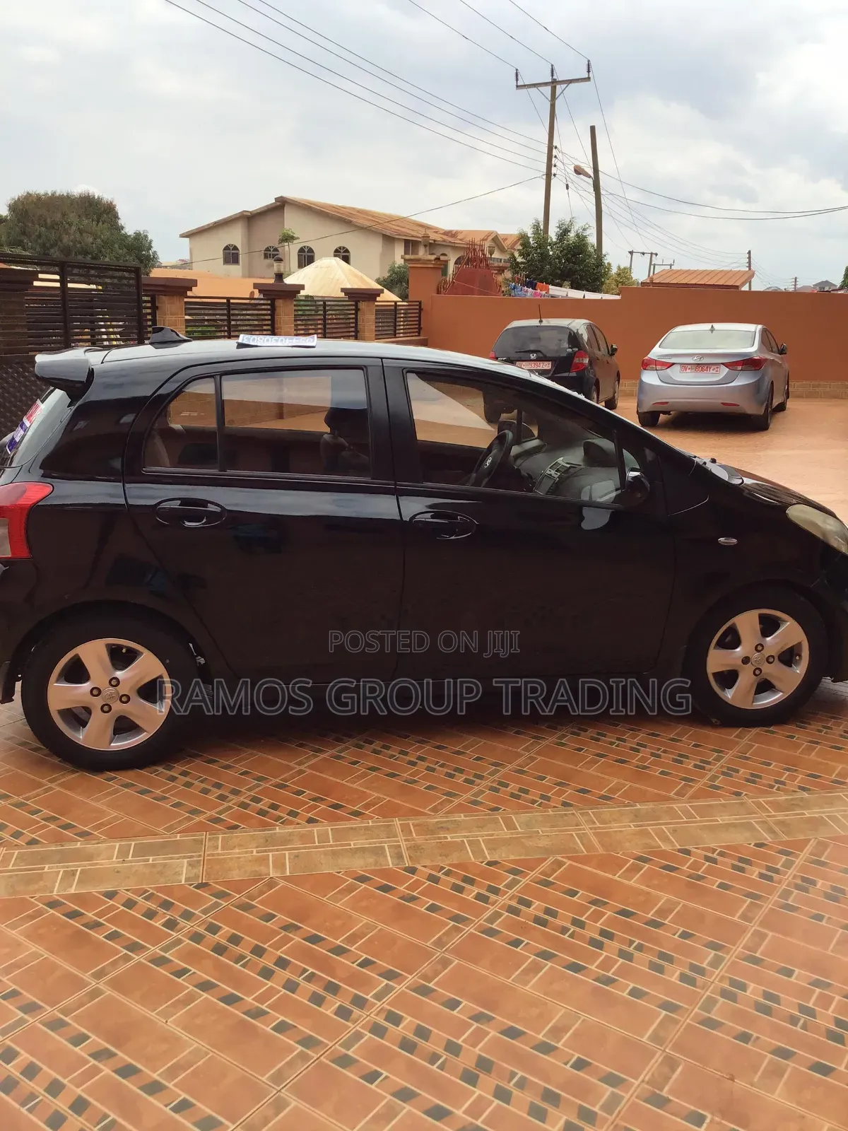 Toyota Yaris Base Hatchback 5dr 2010 Black