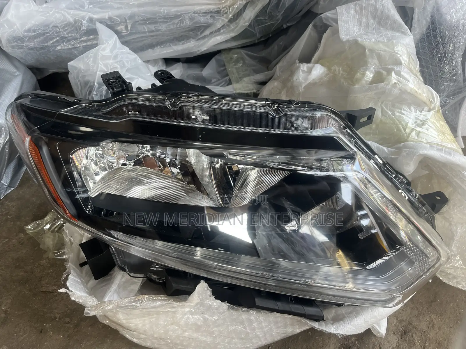 Nissain Rogue 2016 Headlights Pair