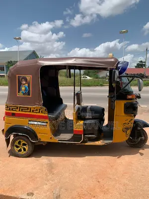 Bajaj RE 2021 Yellow