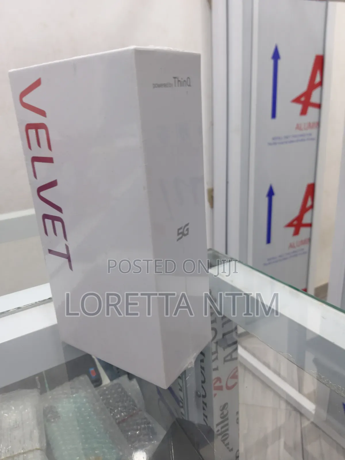 New LG Velvet 128 GB Black