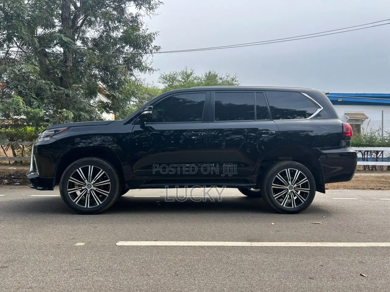 Lexus LX 570 AWD 2016 Black