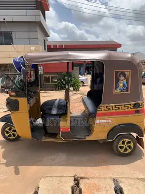 Bajaj RE 2021 Yellow