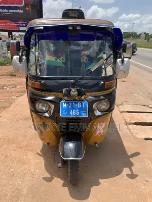 Bajaj RE 2021 Yellow