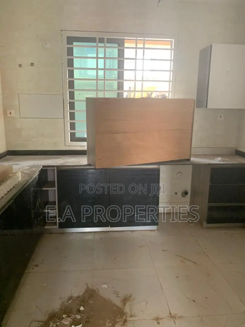 4bdrm House in Ea Properties, Lake Side Estate for sale