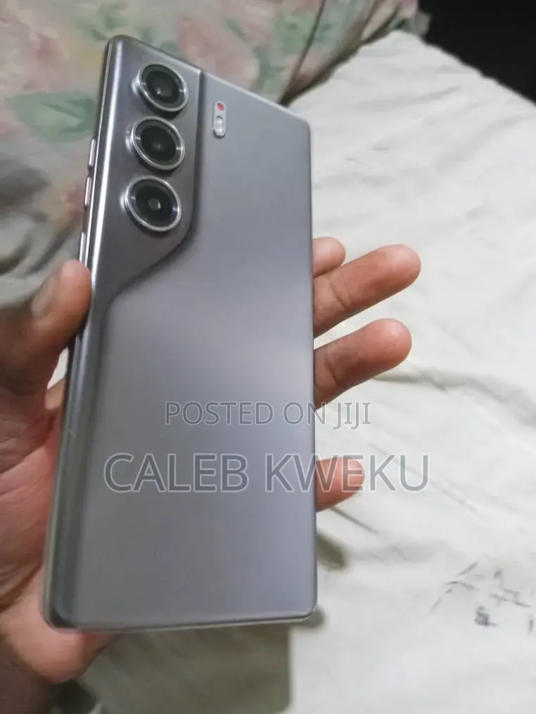 Tecno Camon 40 256 GB Silver