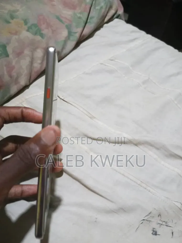 Tecno Camon 40 256 GB Silver