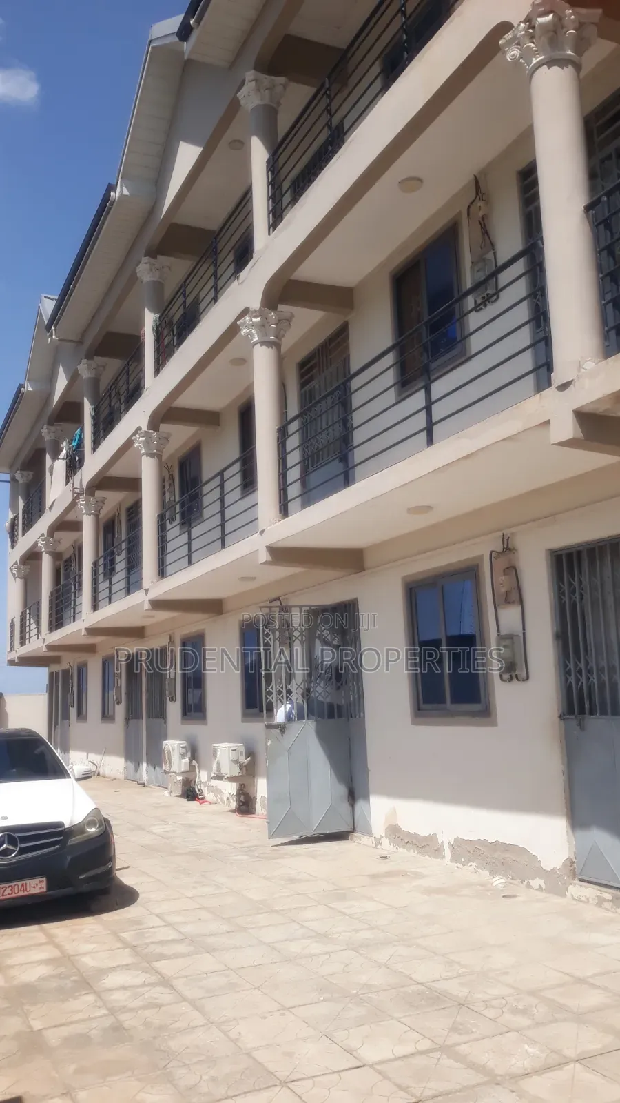 15bdrm House in Accra Metropolitan for sale