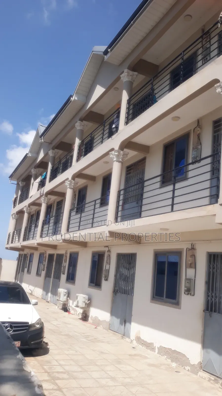 15bdrm House in Accra Metropolitan for sale