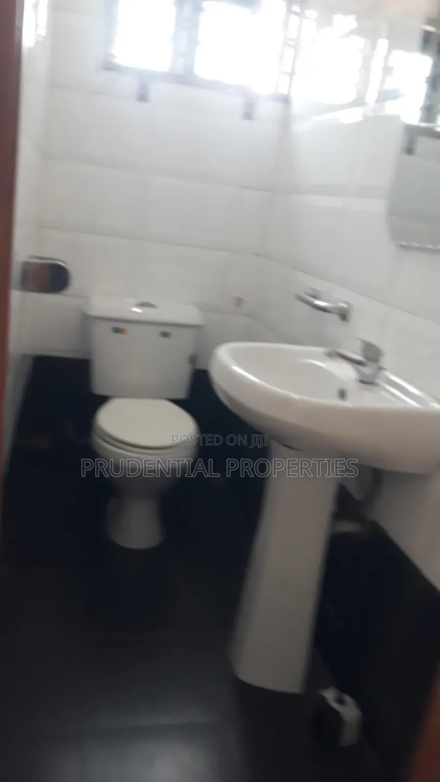 15bdrm House in Accra Metropolitan for sale