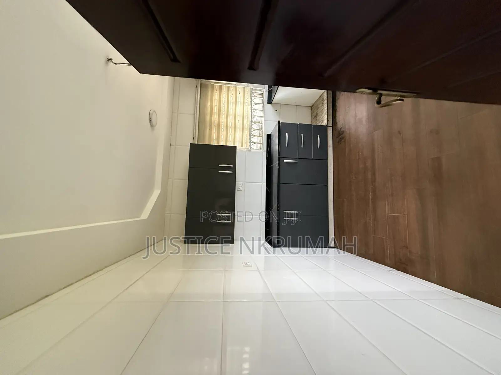 3bdrm Apartment in Mr. Justice Estate, Old Barrier for rent