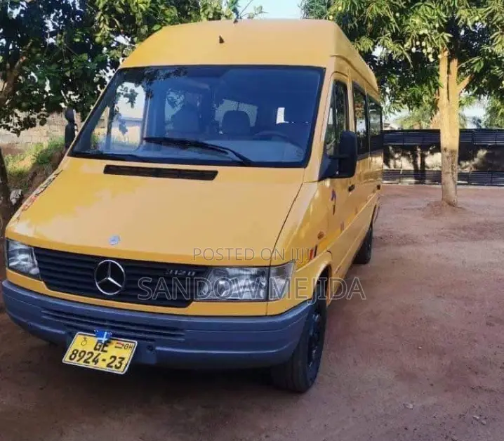 Mercedes-Benz Sprinter 2009 Orange