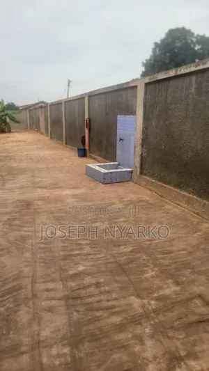 11bdrm House in Family, Kumasi Metropolitan for sale