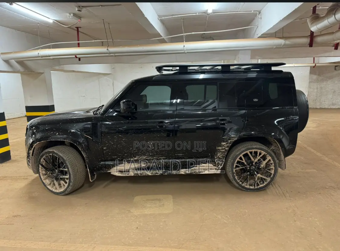 Land Rover Defender 2023 Black