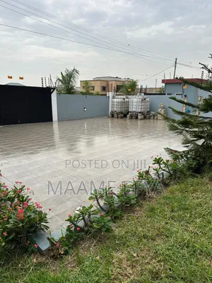 4bdrm House in Lakeside Estate for sale