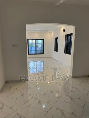 4bdrm House in Lakeside Estate for sale