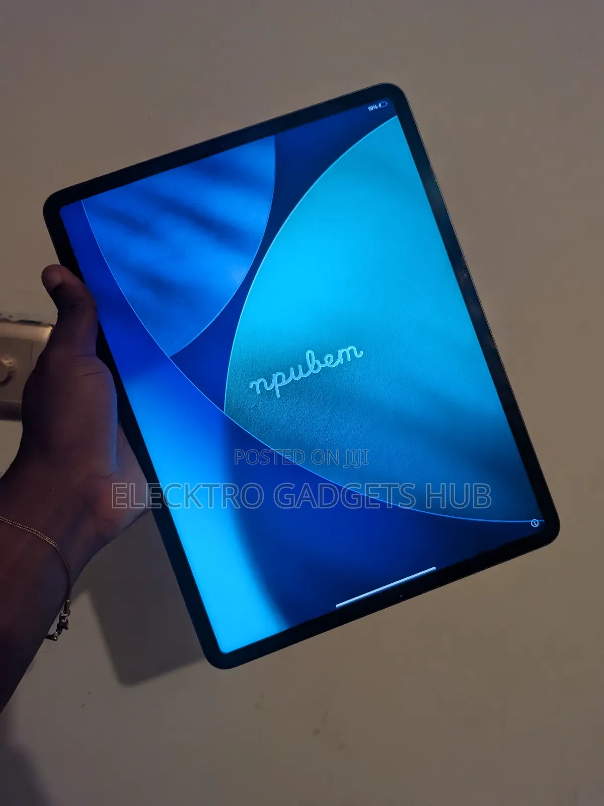Apple iPad Pro (2022) 128 GB Gray
