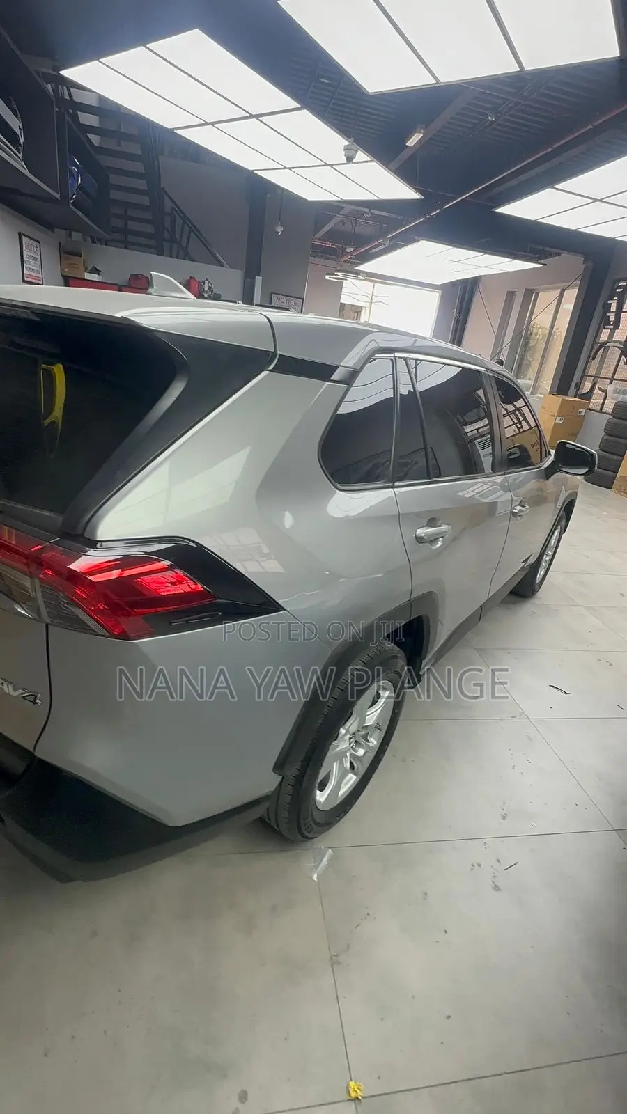 Toyota RAV4 XLE AWD 2019 Gray