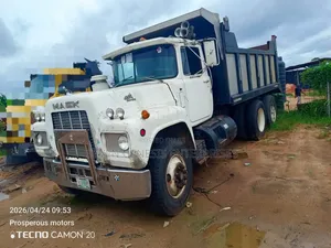 Mack Tipper Truck (Just Like Howo ) Double Axle