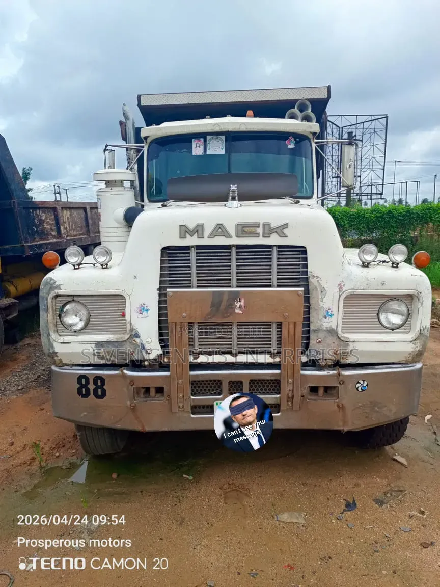 Mack Tipper Truck (Just Like Howo ) Double Axle