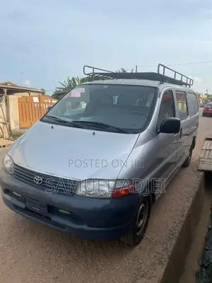 Toyota HiAce 2004 Silver