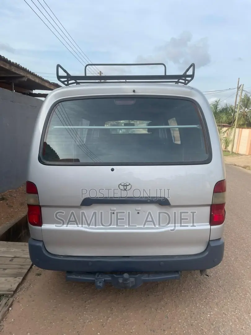 Toyota HiAce 2004 Silver