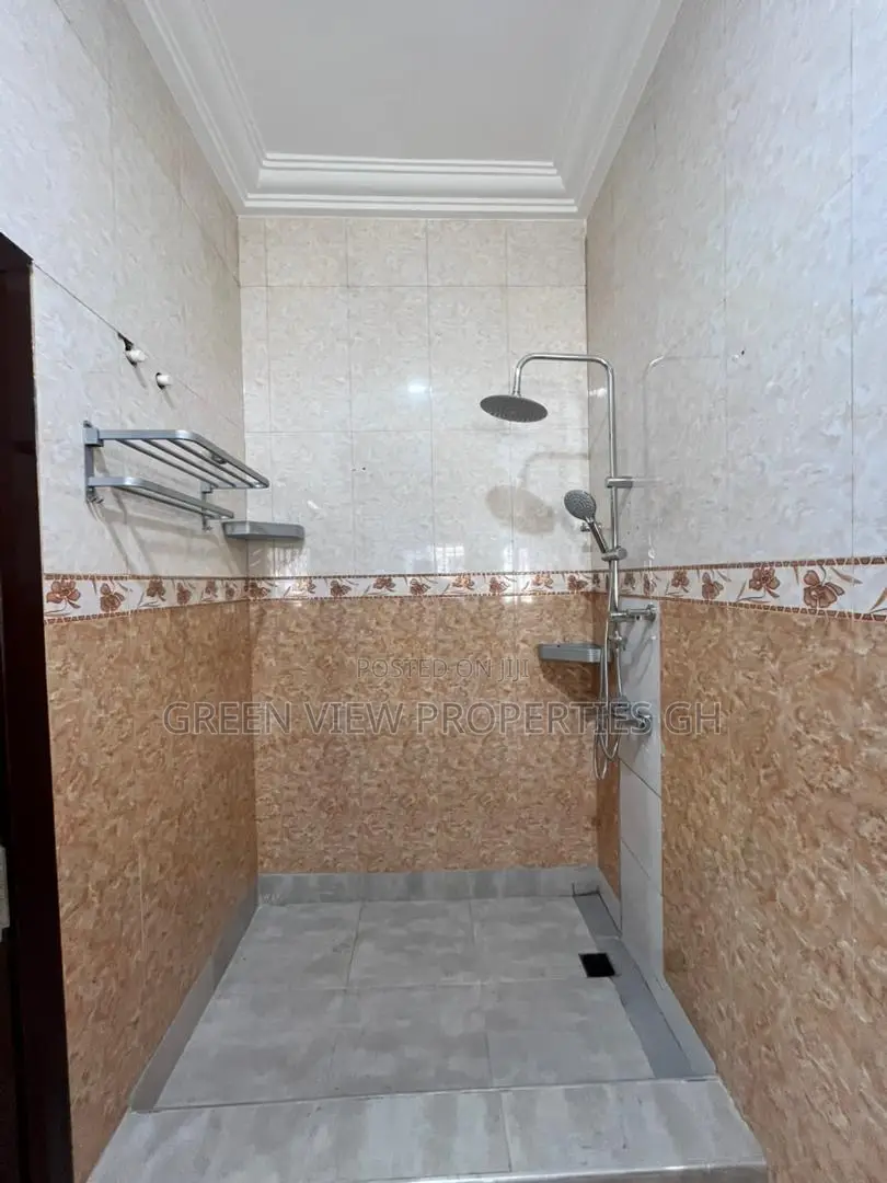 4bdrm Duplex in East Legon for rent