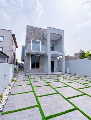 4bdrm House in Lakeside for sale
