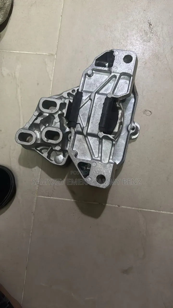 Different Models of Mercedes-Benz Engine Seat