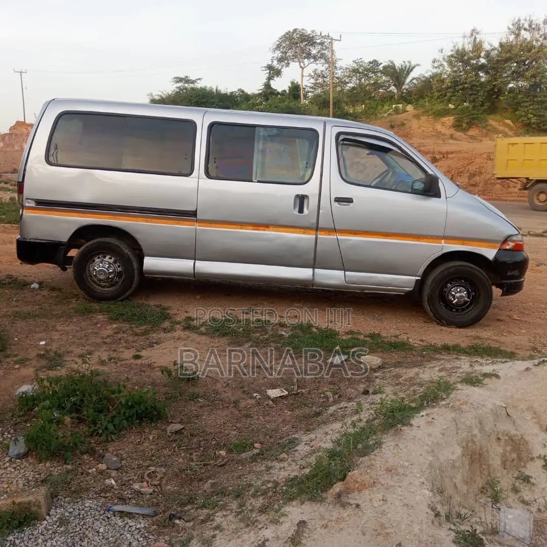 Toyota HiAce 2010 Silver