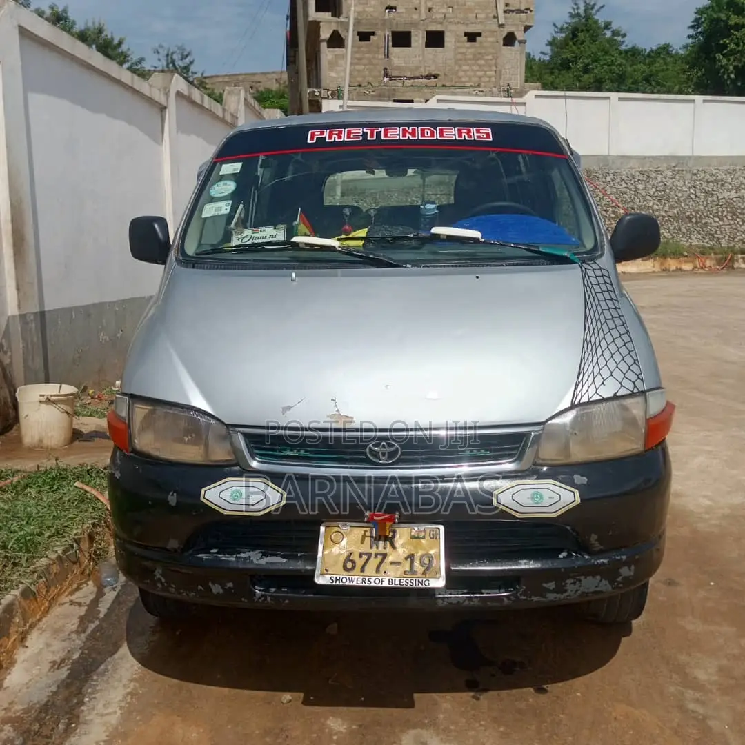 Toyota HiAce 2010 Silver