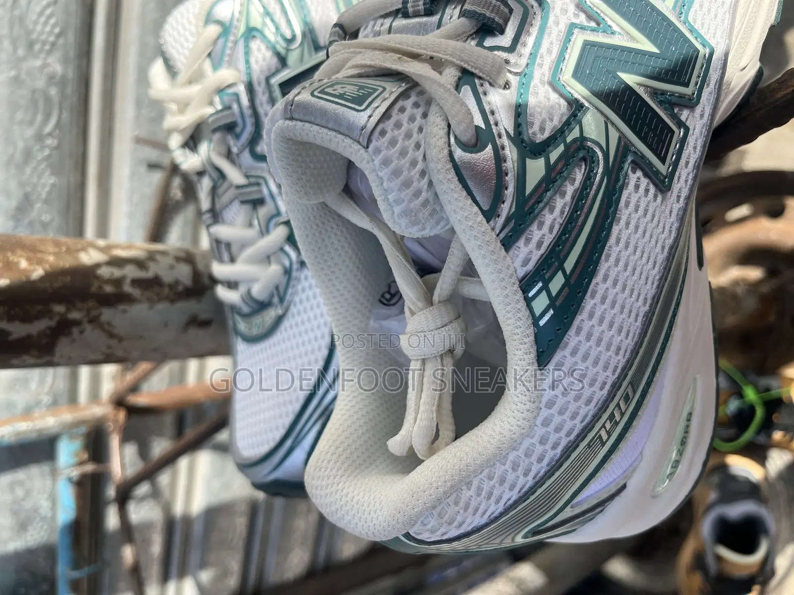 New Balance 740