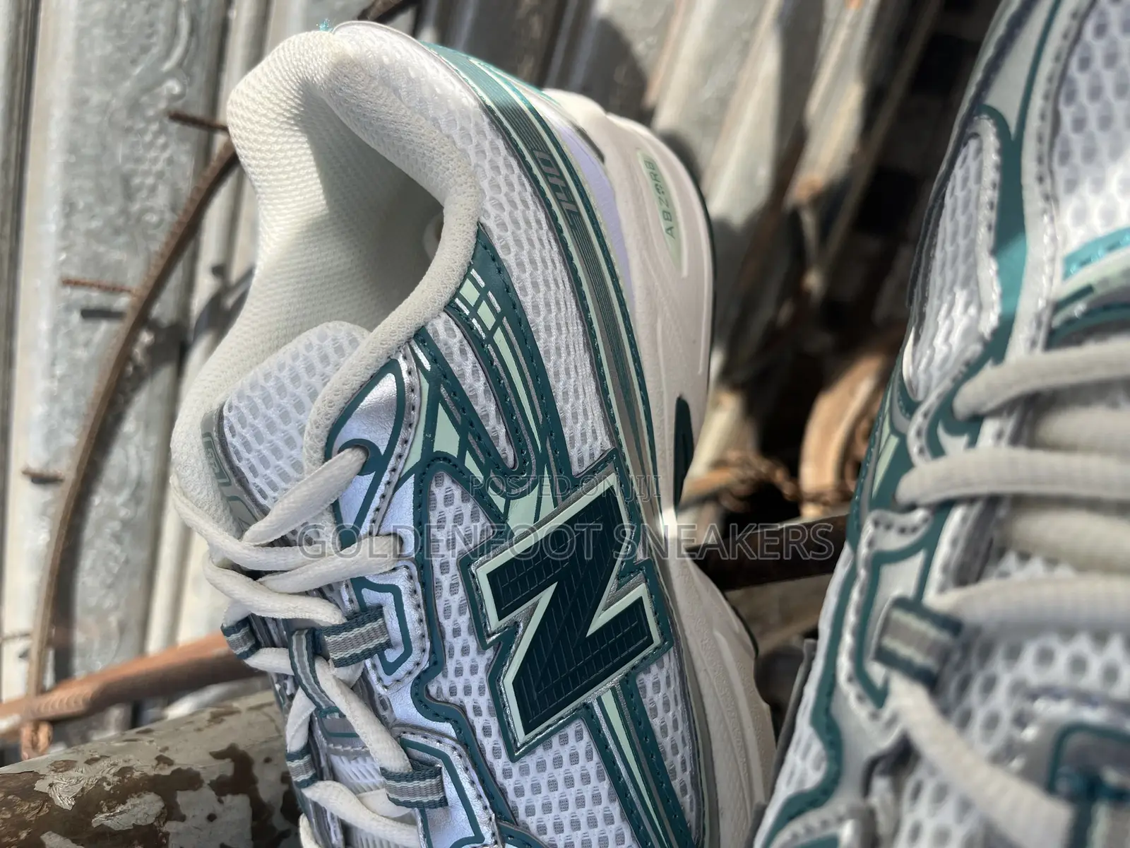New Balance 740