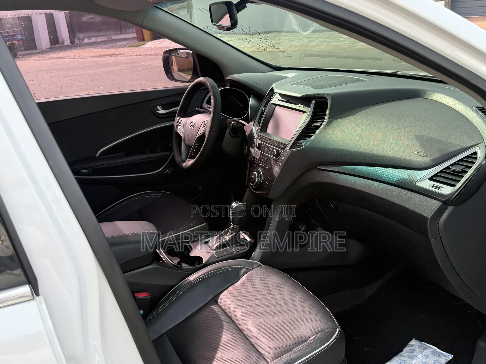 Hyundai Santa Fe SE AWD 2017 White