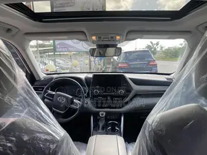 Toyota Highlander 2022 White