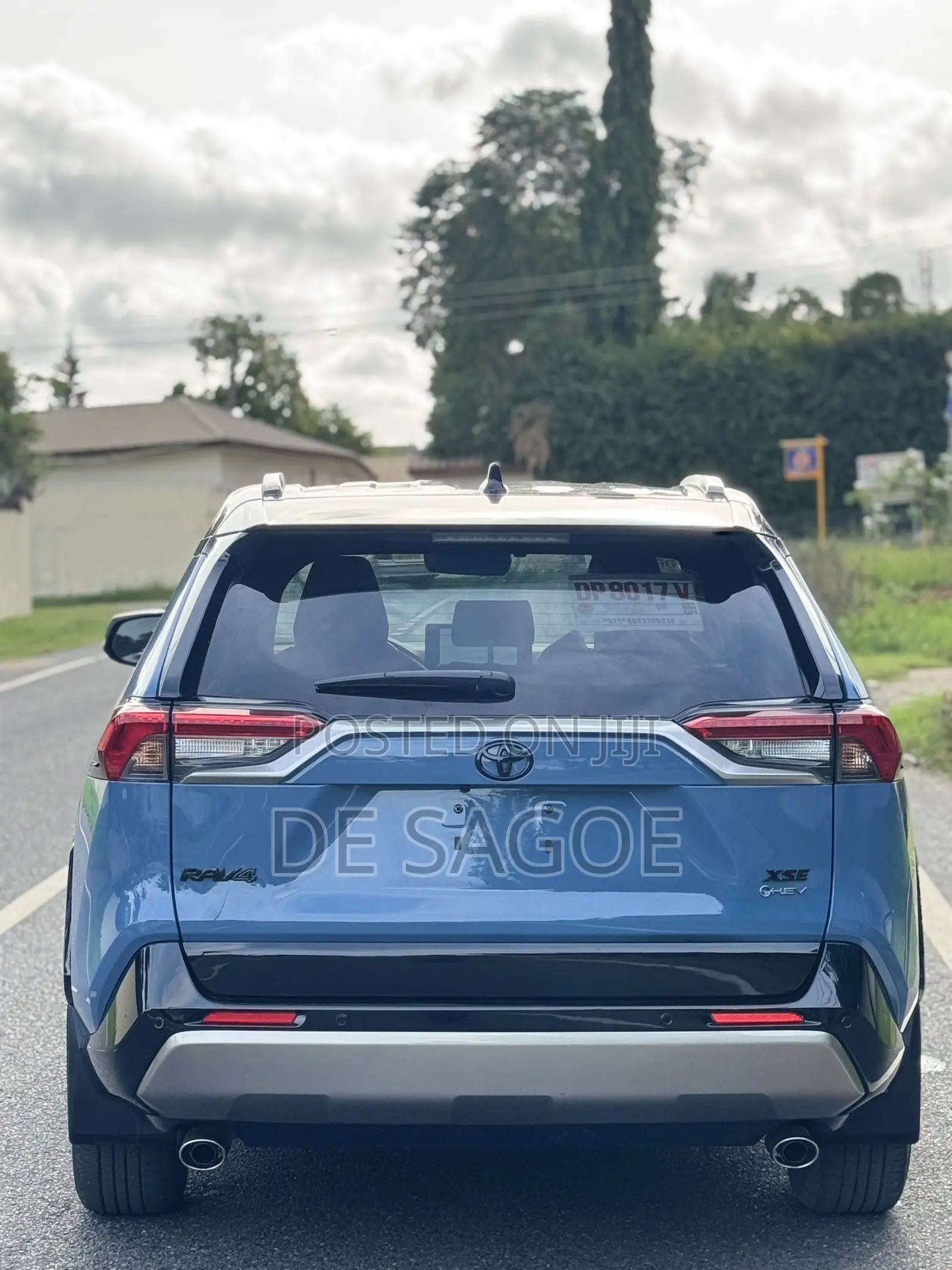 Toyota RAV4 XLE Premium 2025 Blue