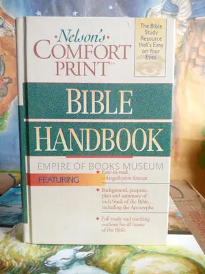 Nelson's Comfort Print Bible Handbook