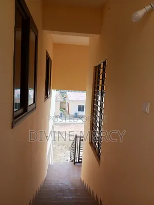 3bdrm Apartment in New Market, Awutu Senya East Municipal for rent