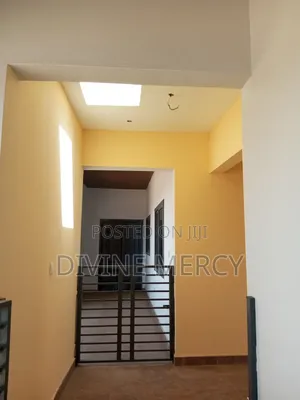 3bdrm Apartment in New Market, Awutu Senya East Municipal for rent