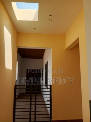 3bdrm Apartment in New Market, Awutu Senya East Municipal for rent