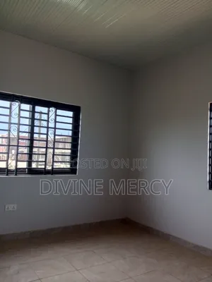 3bdrm Apartment in New Market, Awutu Senya East Municipal for rent