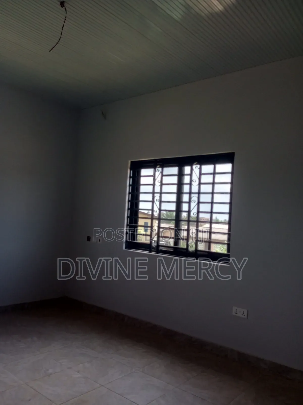 3bdrm Apartment in New Market, Awutu Senya East Municipal for rent