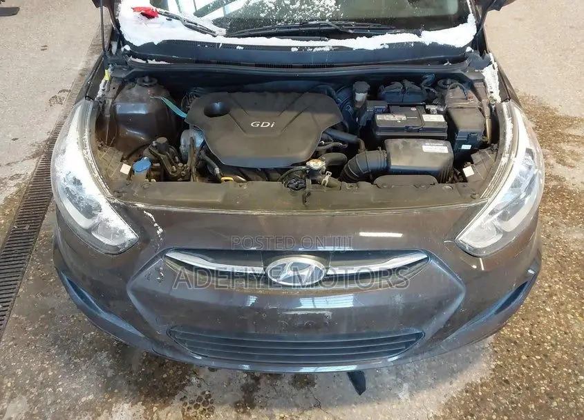 Hyundai Accent GLS 4dr Sedan (1.6L 4cyl 6M) 2015 Brown