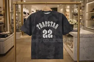Men’S Round Neck T-Shirt With Style Logo and Numbers.