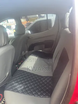 Mitsubishi L200 2013 Red