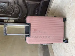 Top Brand Rosegold 24 Inches Single Medium Size Unbreakable Bag.