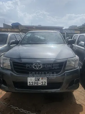 Toyota Hilux 2012 Gray