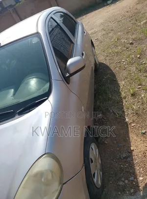 Nissan March 1.2 AWD 2012 Silver