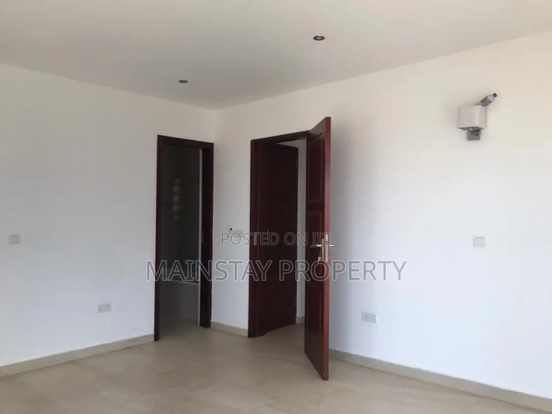 4bdrm Townhouse / Terrace in Mainstay Estates, Teshie for rent