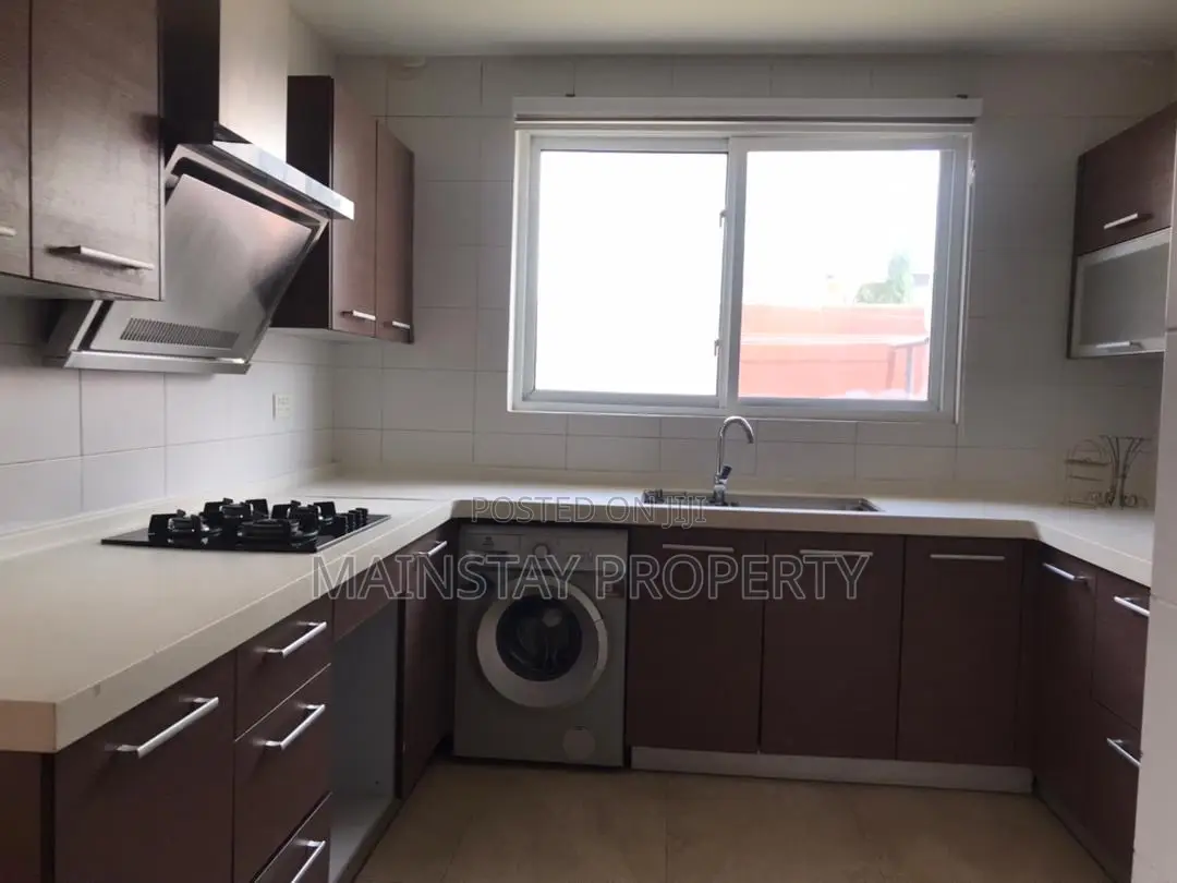 4bdrm Townhouse / Terrace in Mainstay Estates, Teshie for rent